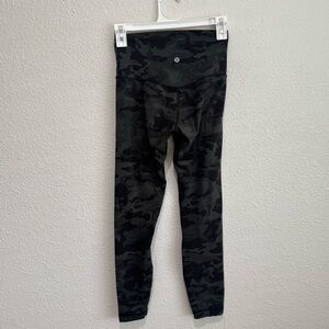 Lululemon Womens Size 4 Align™ High-Rise Pant 25" in Green Camo Workout Gym